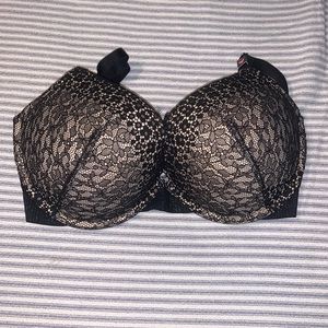 Black and nude lace Victoria’s Secret Very Sexy push up bra, 32DDD
